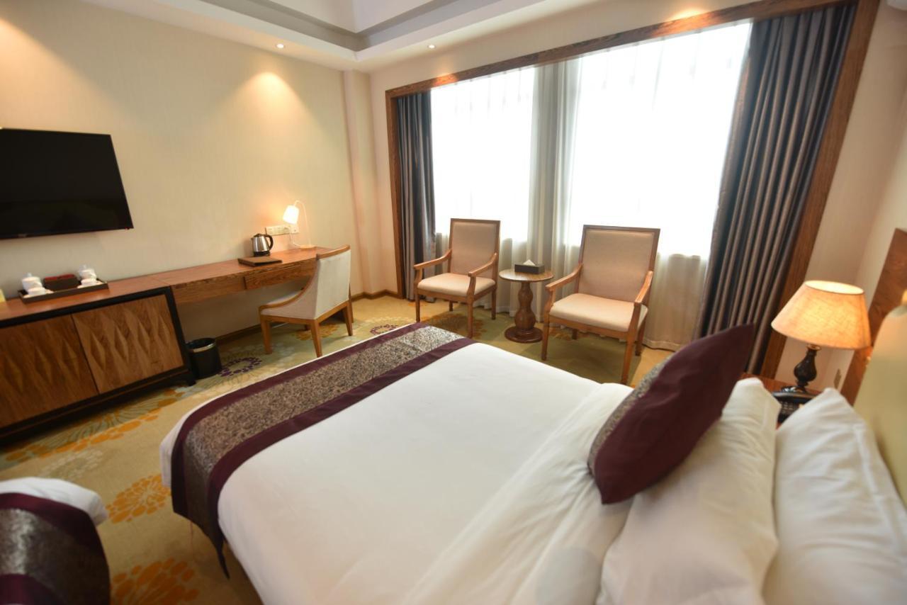 Hong Van Grand Hotel Mong Cai Ngoại thất bức ảnh